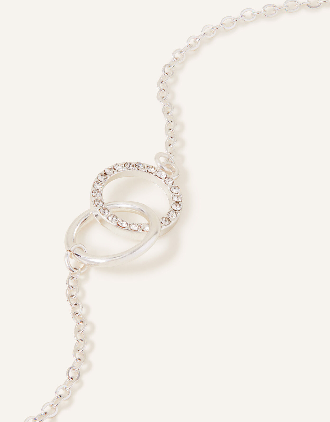 Unity Vertical Linked Circle Silver Necklace – Irresistibly Minimal