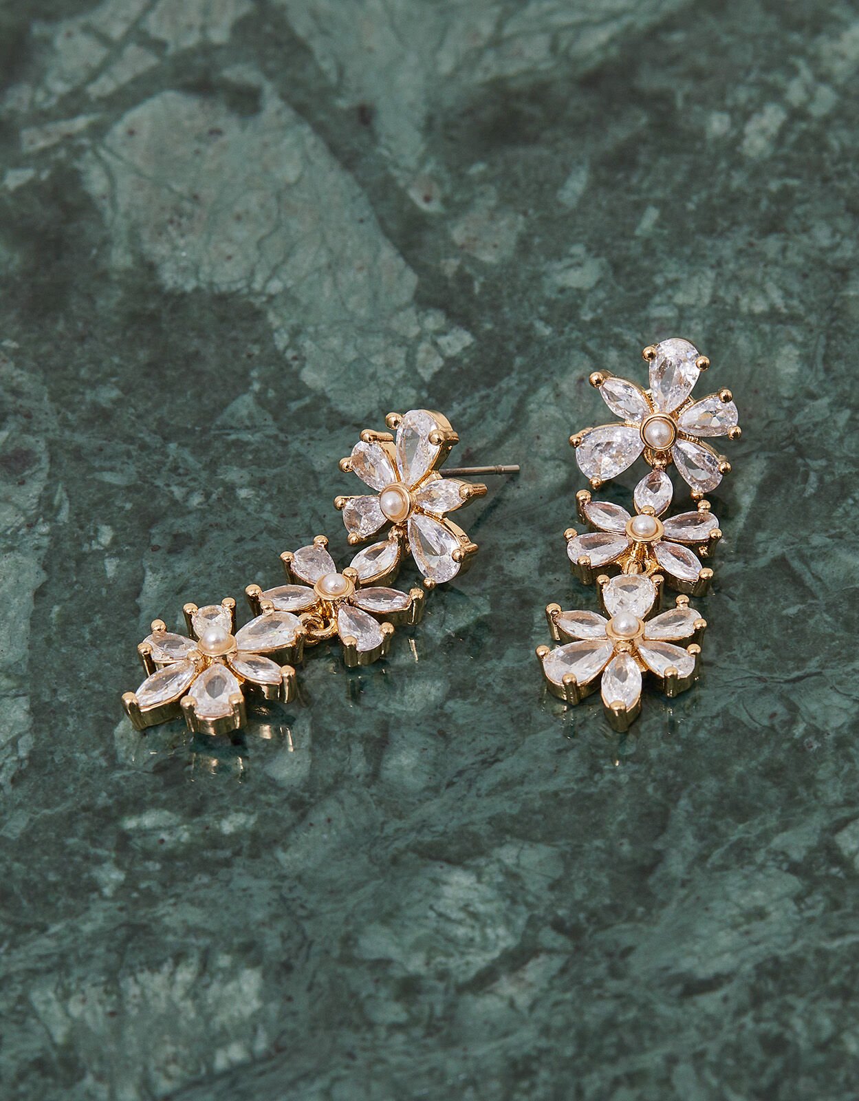 Flower drop 2024 earrings gold