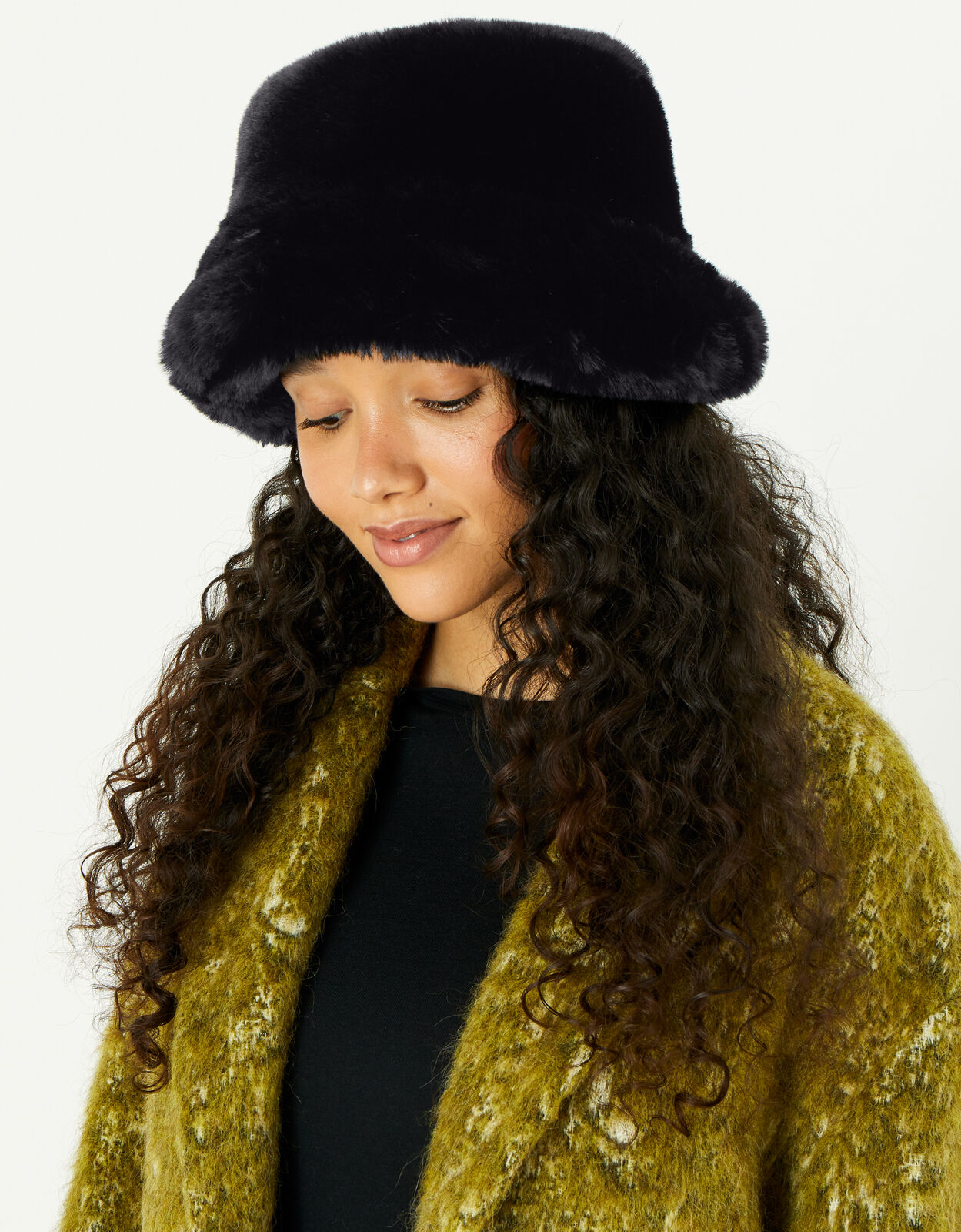 faux fur hat black